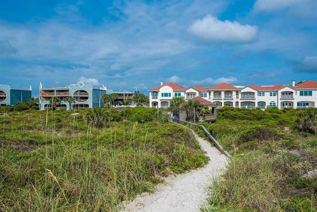 Beachfront Community Sunny Walk To Ocean Pool St. Augustine