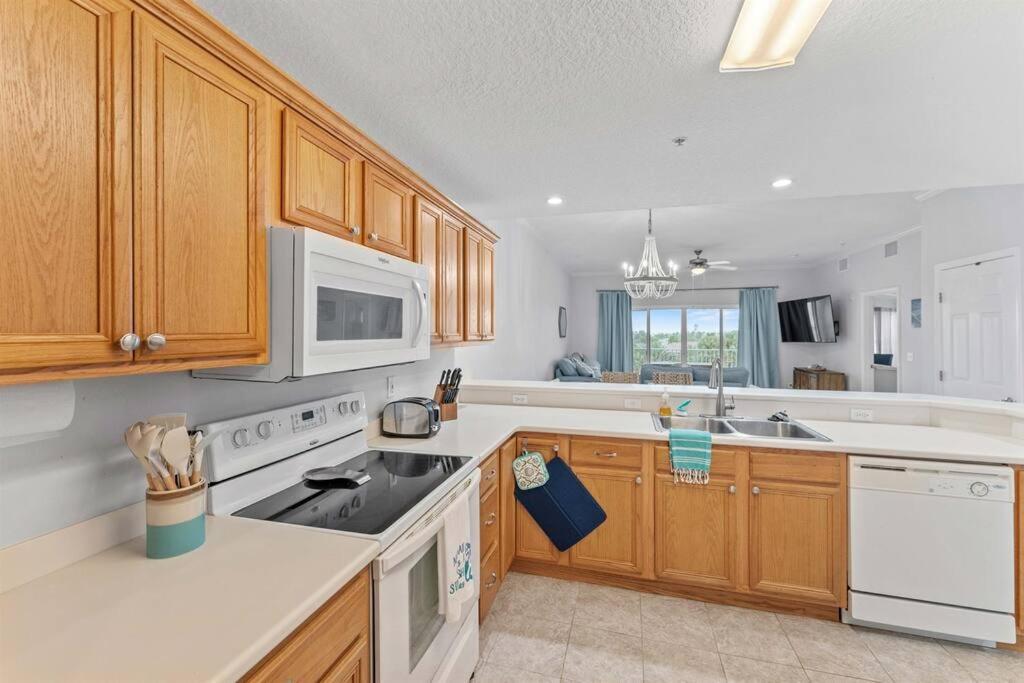 Holiday home Beachfront Community Sunny Walk To Ocean Pool *