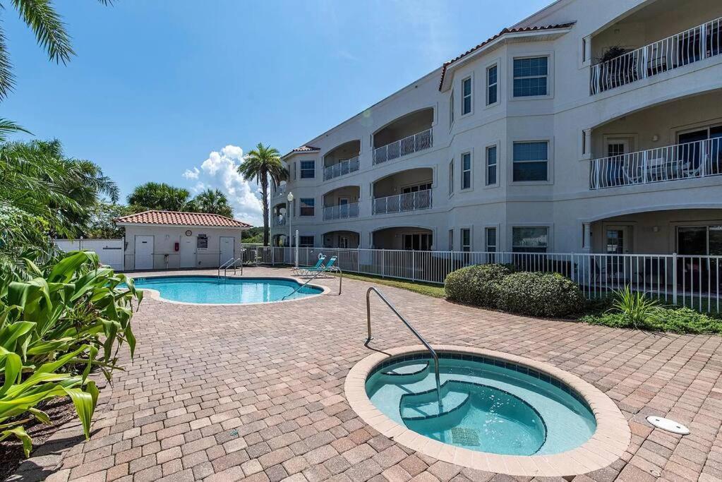 Beachfront Community Sunny Walk To Ocean Pool St. Augustine
