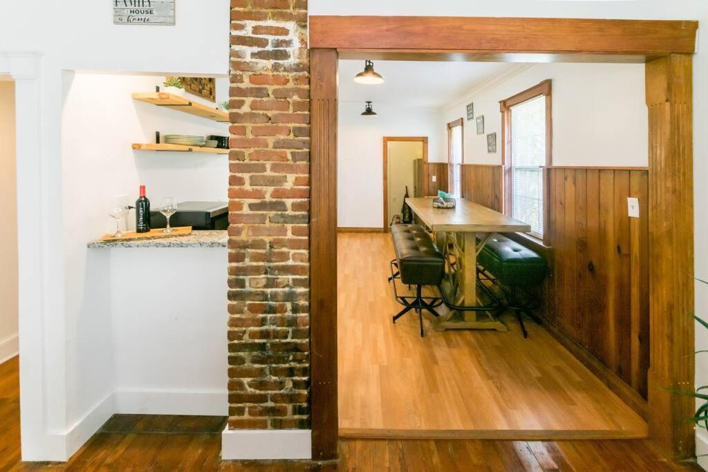 5 Star Great Location Stroll Thru Historic Down Town Nights Of Lights Holiday home *
