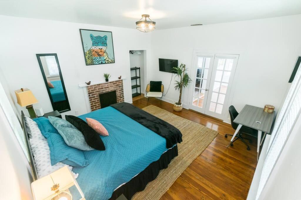 5 Star Great Location Stroll Thru Historic Down Town Nights Of Lights Holiday home *