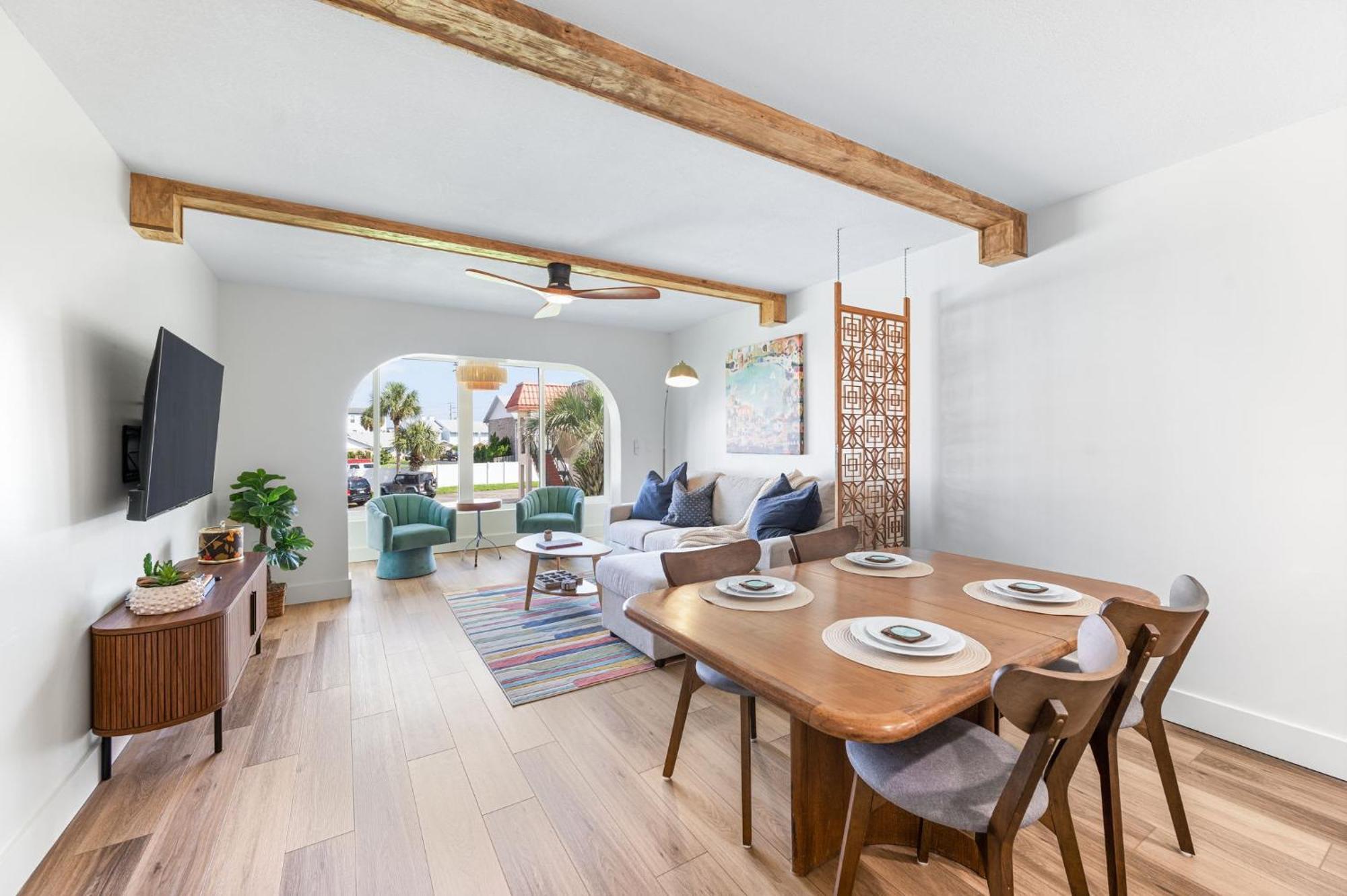 Coastal - Walk To Pool Pickleball And Boat Ramp Holiday home