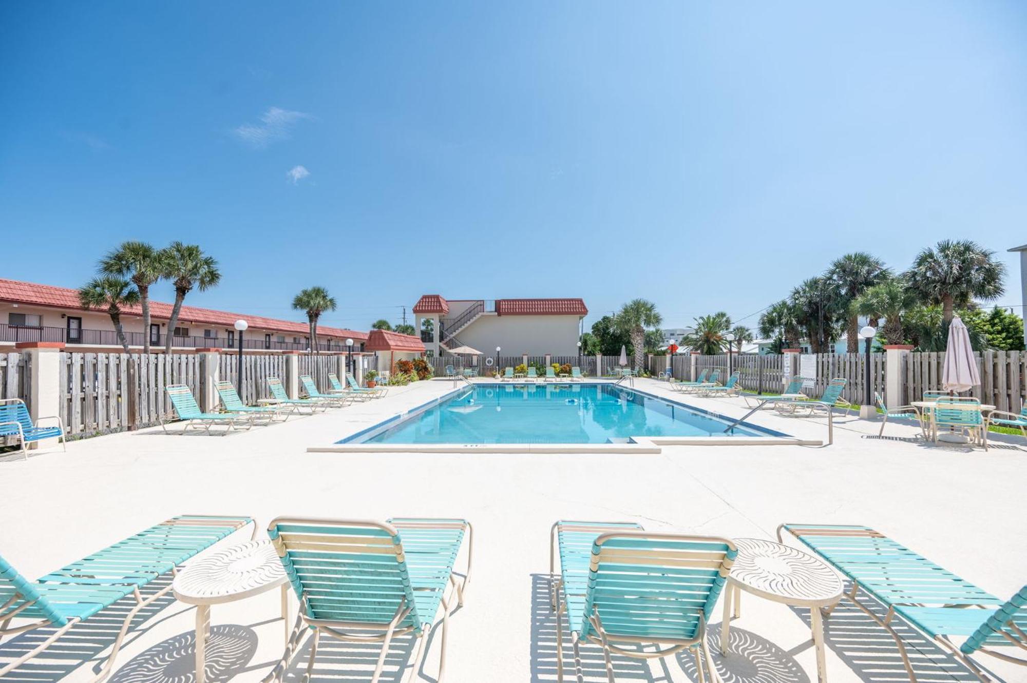 Coastal - Walk To Pool Pickleball And Boat Ramp *