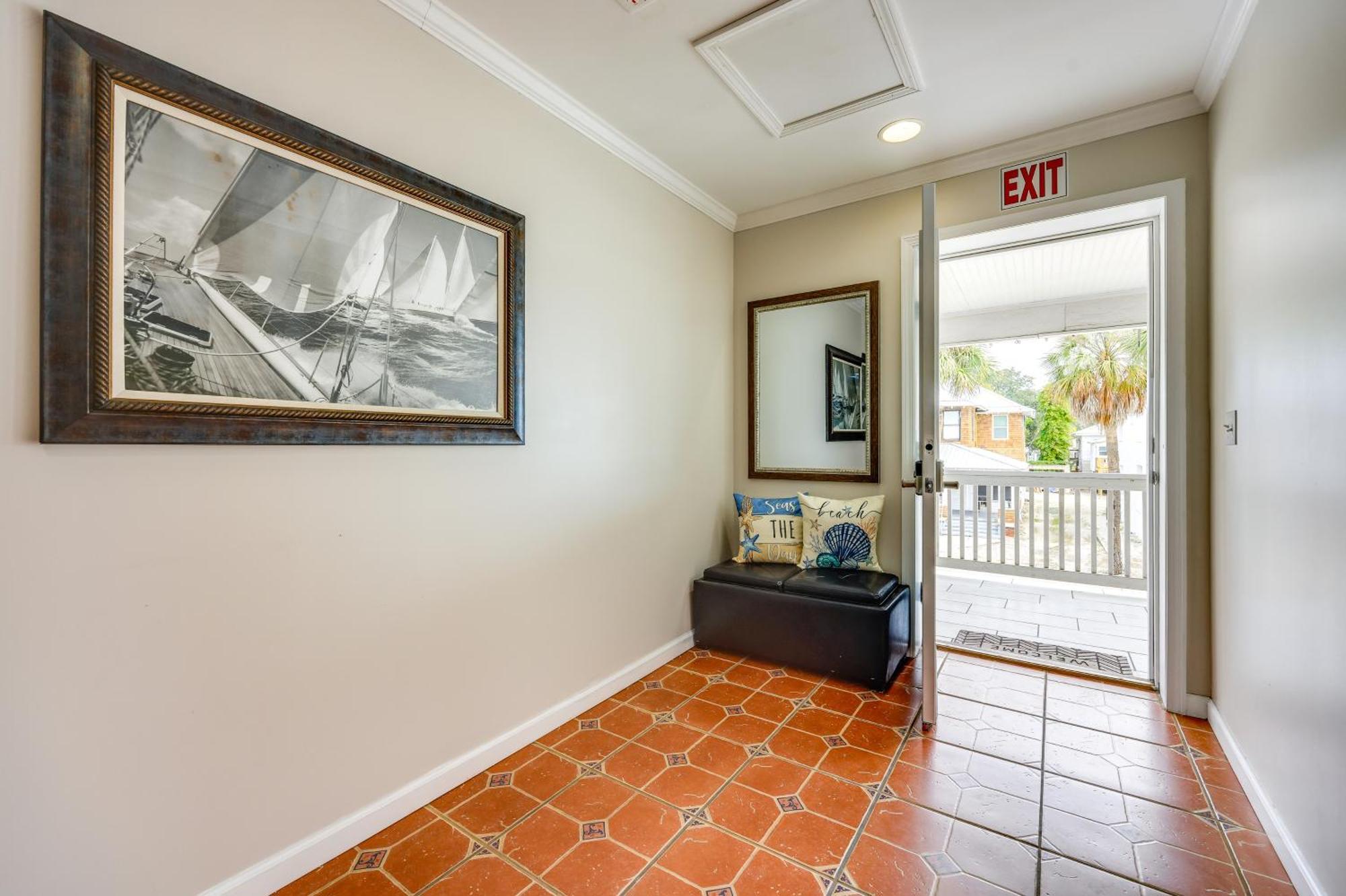 Pet-friendly In Historic Downtown St Augustine Apartment