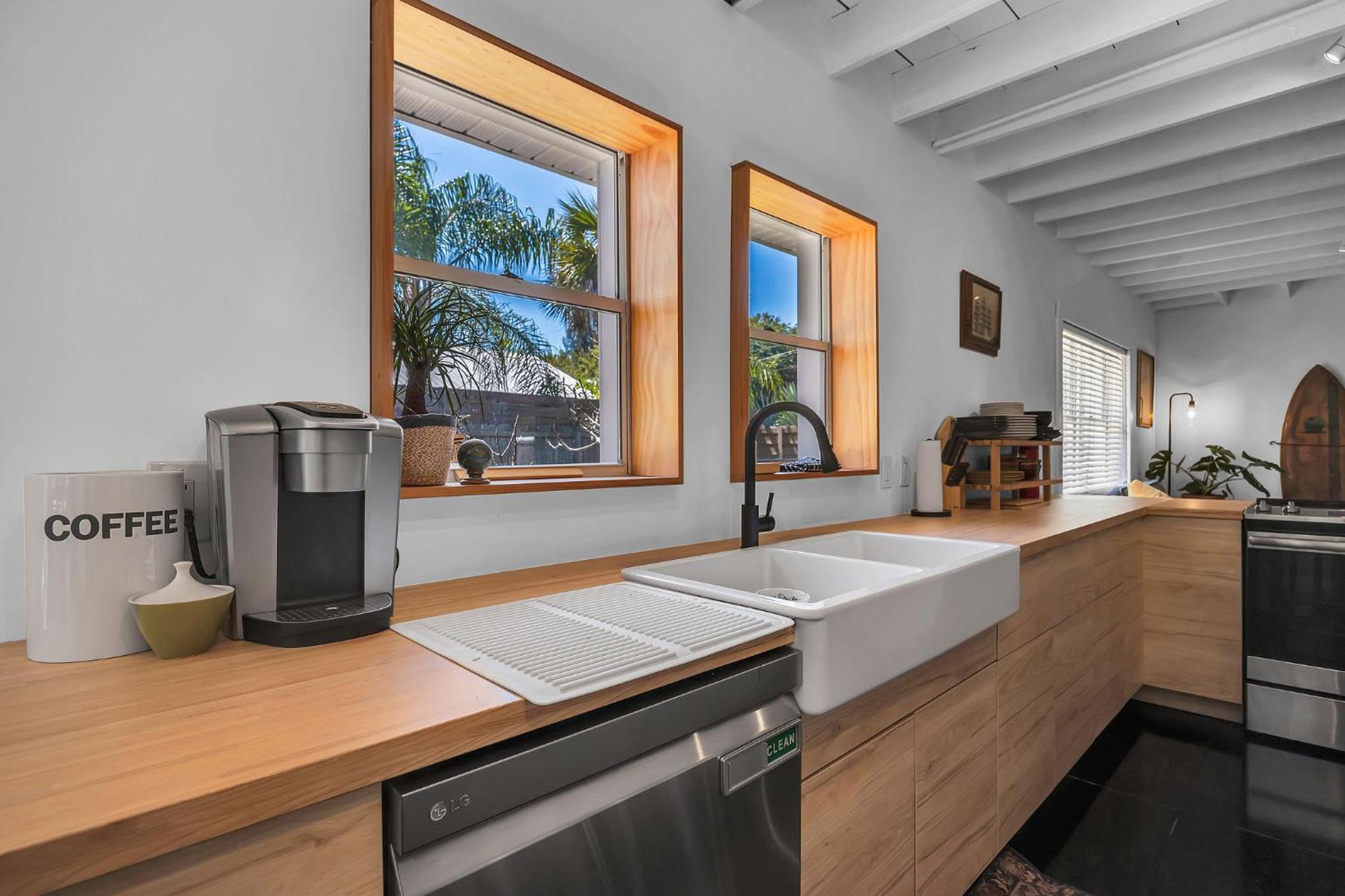 Bright & Airy Holiday home St. Augustine