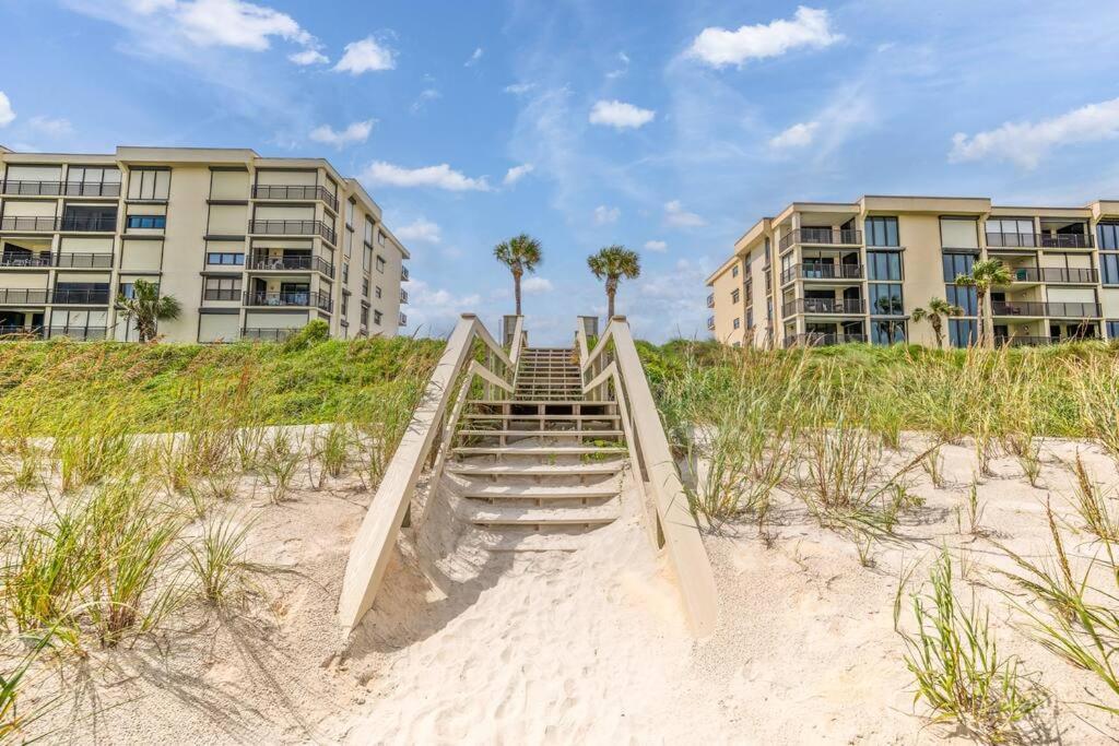 New Listing Amazing Views Pool