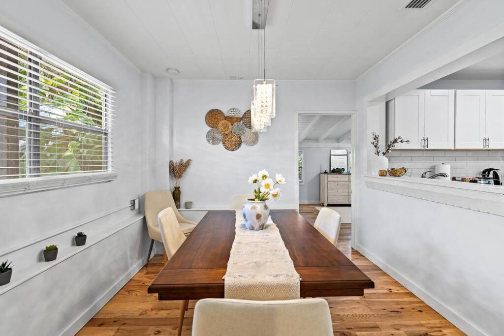 Holiday home Charming, Cozy 3 Bedroom House, Walking Distance To Down Town *