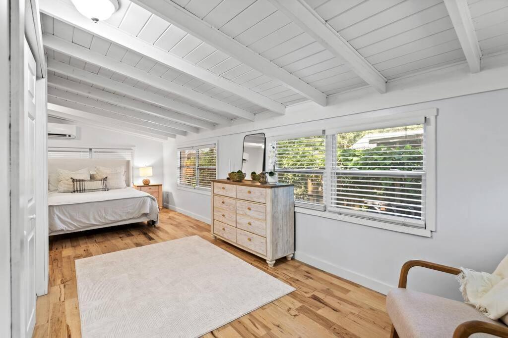Charming, Cozy 3 Bedroom House, Walking Distance To Down Town Holiday home St. Augustine