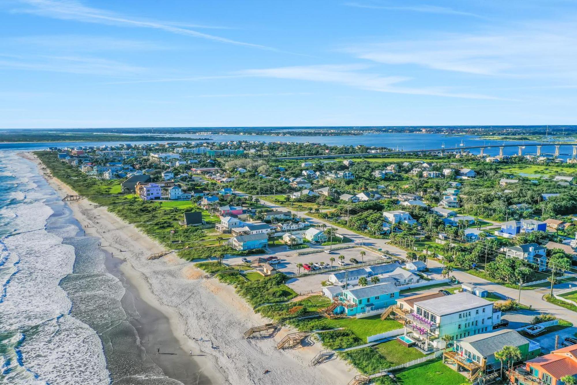 Vilano's Edge Full Holiday home