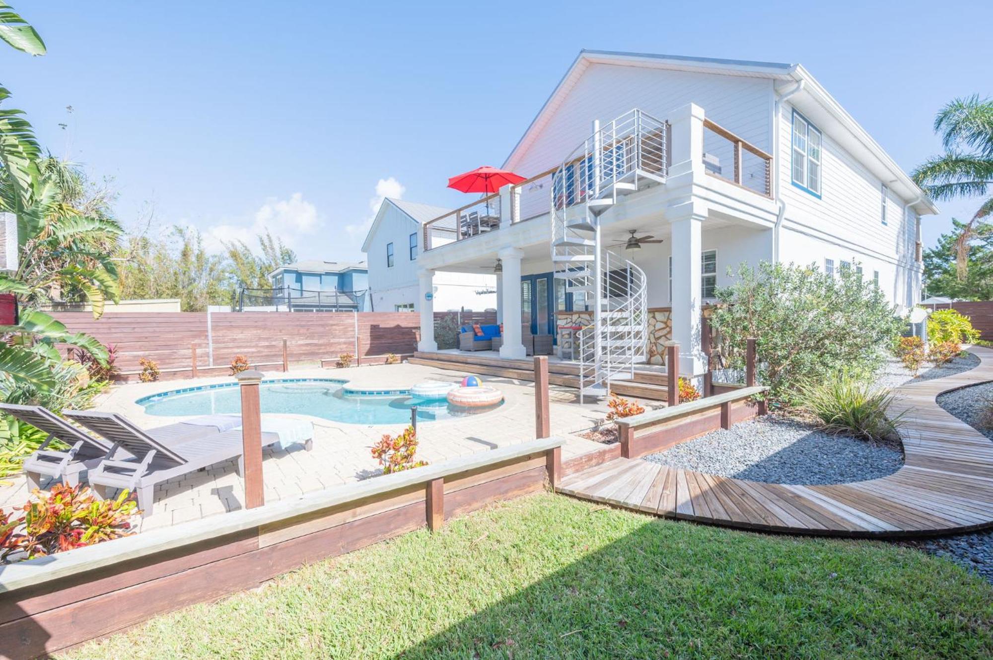 4bd 3br Pool Paradise 1 Mile From & Downtown