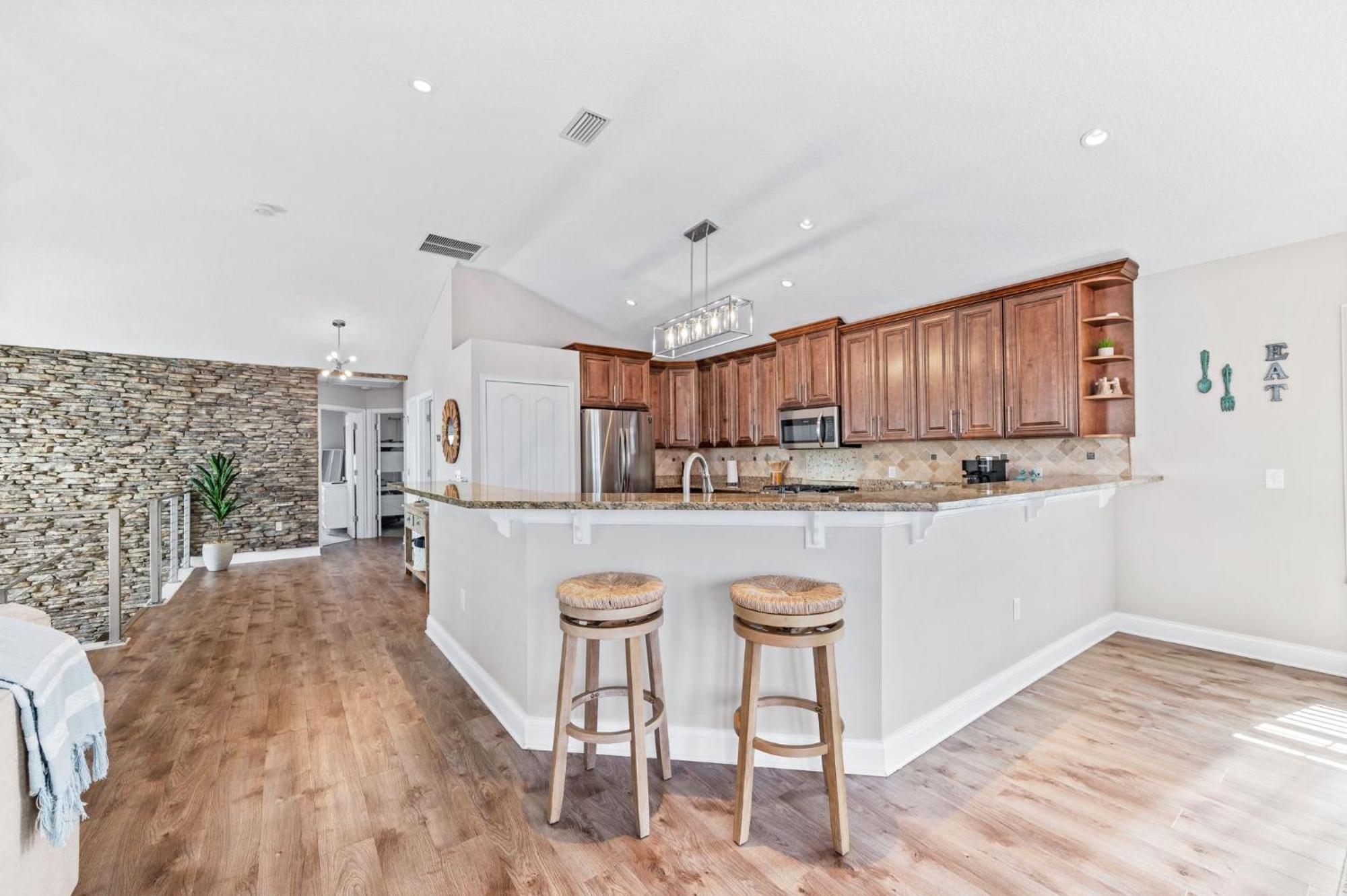 4bd 3br Pool Paradise 1 Mile From & Downtown *