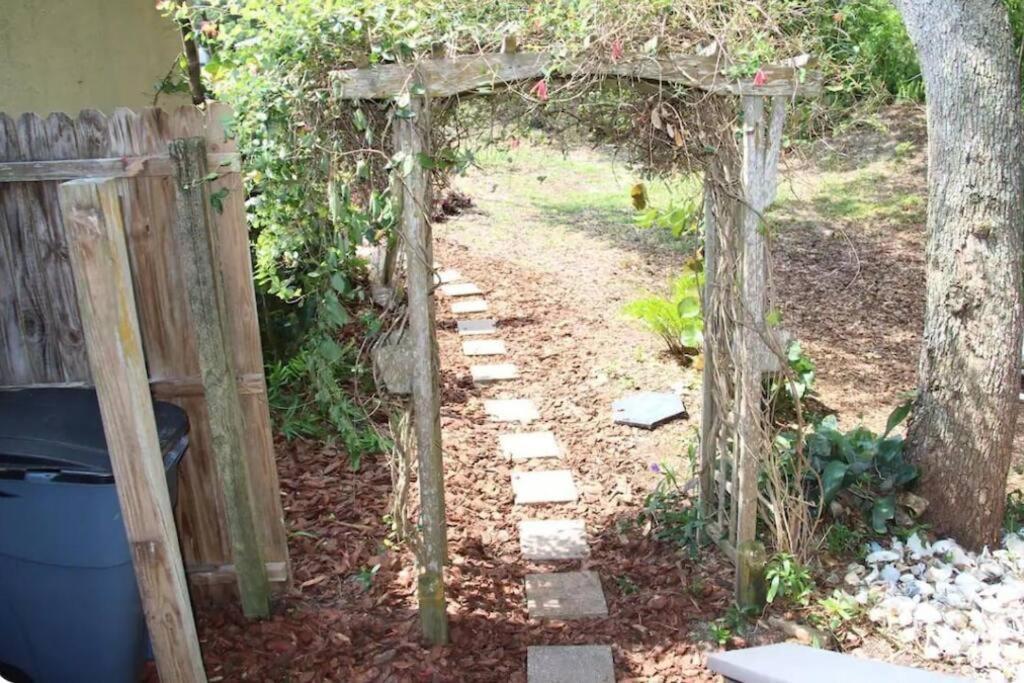 Vilano Vibes - Walk To The Holiday home St. Augustine
