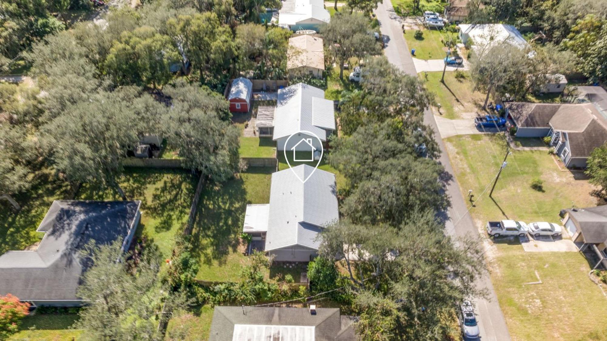 Holiday home Sunny Retreat Near Downtown & Beaches