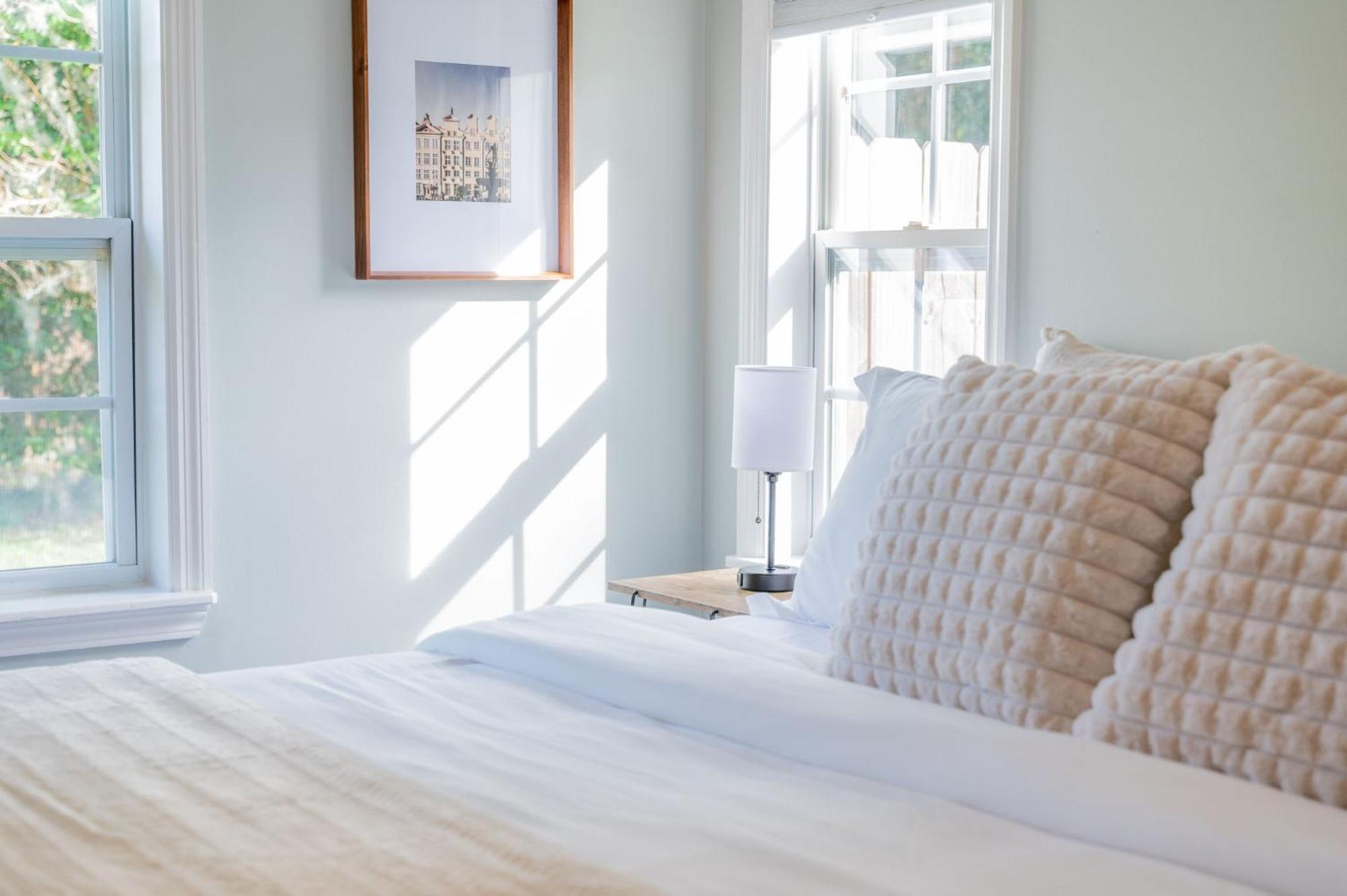 Holiday home Sunny Retreat Near Downtown & Beaches