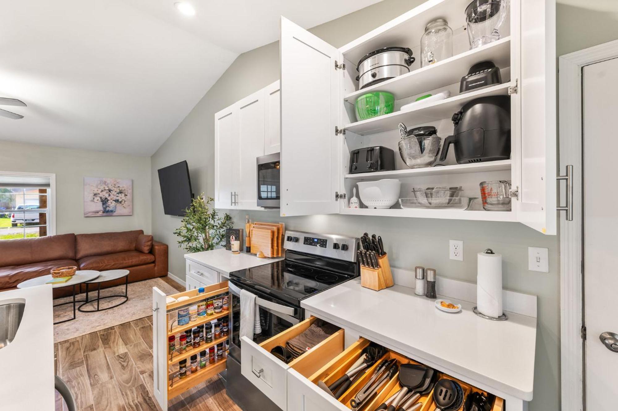 Holiday home Sunny Retreat Near Downtown & Beaches