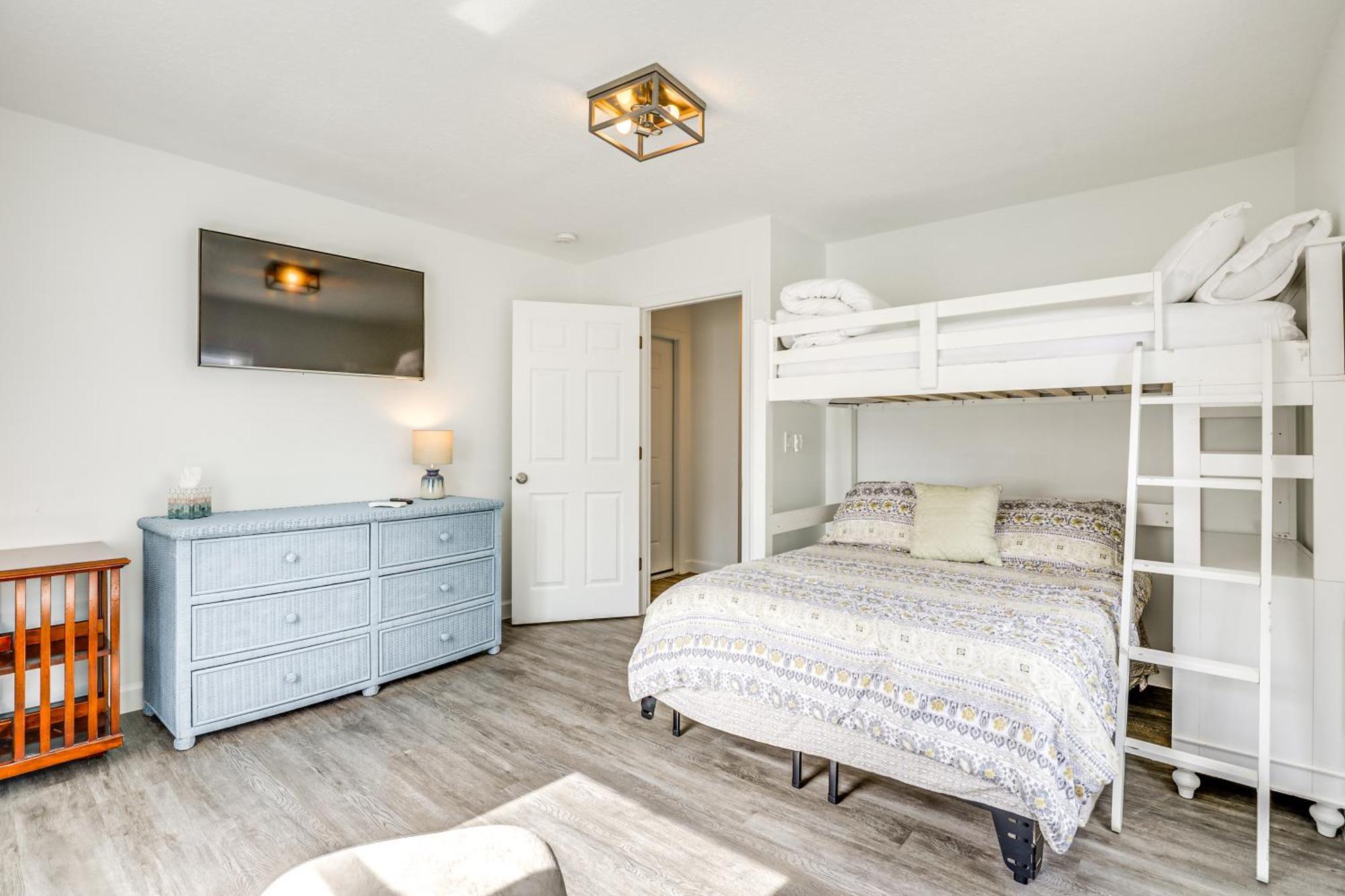 Walk To And Relax By Pool St Augustine Holiday home *