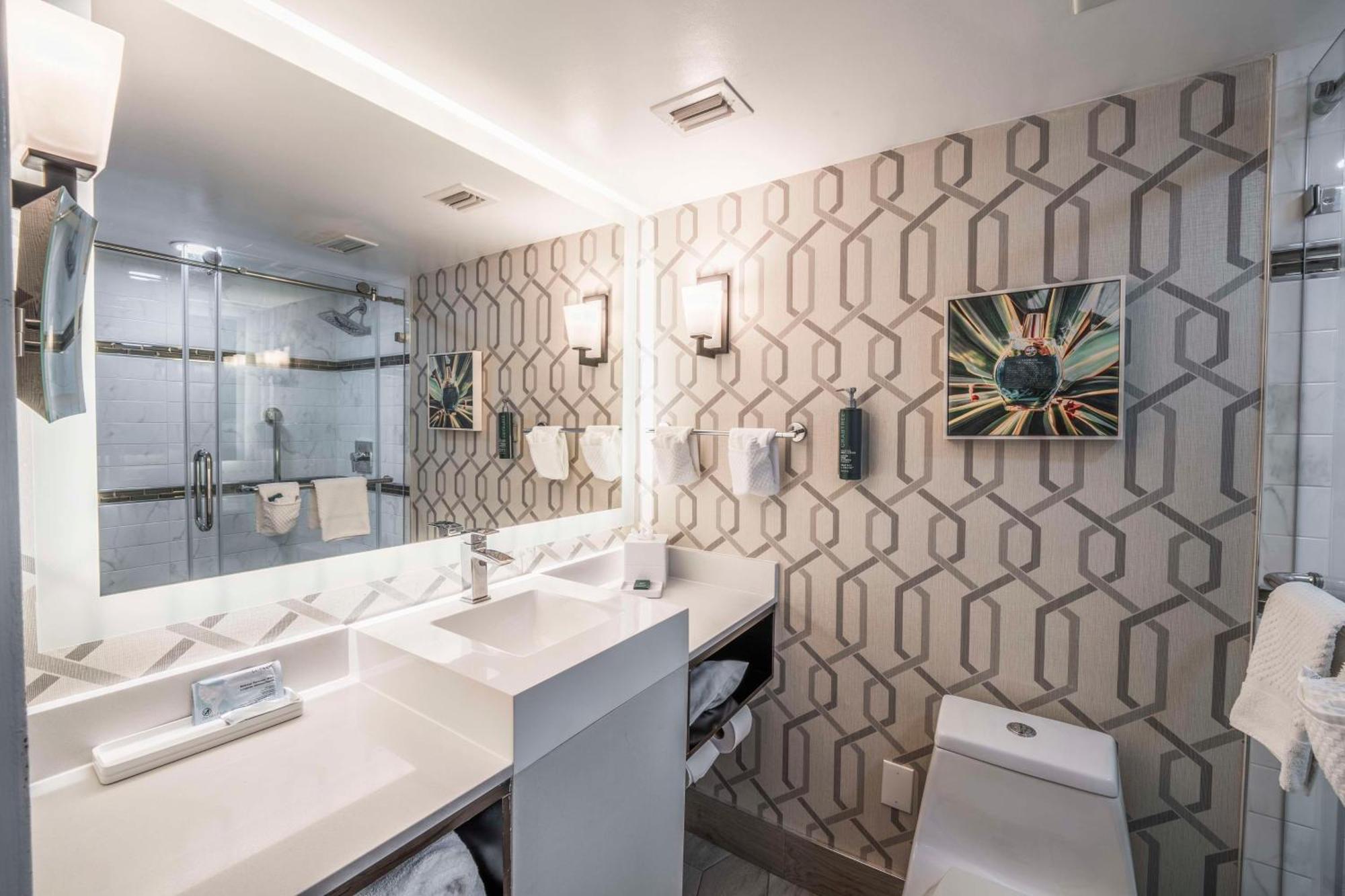 Hilton Historic Bayfront 4*