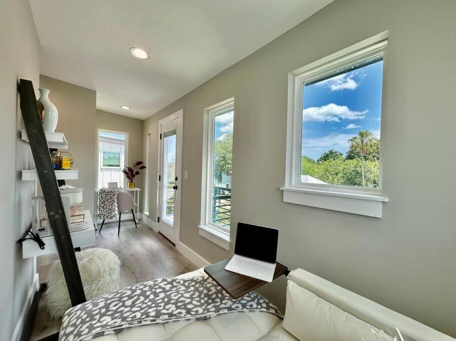 Modern Sanctuary In Villa St. Augustine