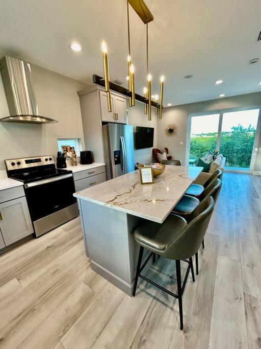 Modern Sanctuary In Villa *