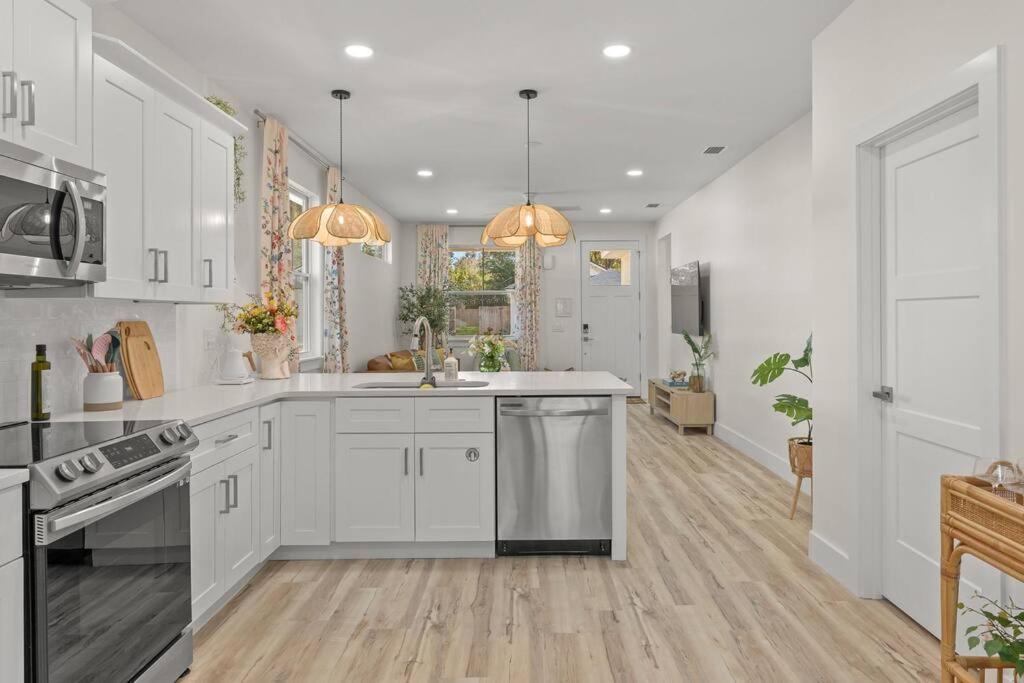Holiday home New Enchanting Retreat By Marina, 1mi To Downtown And A Short Drive To *