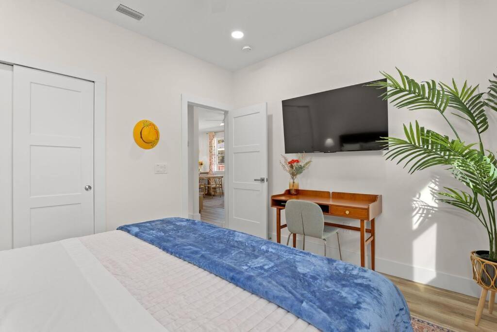 New Enchanting Retreat By Marina, 1mi To Downtown And A Short Drive To *