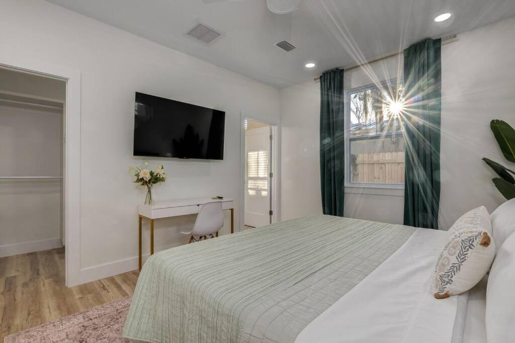New Enchanting Retreat By Marina, 1mi To Downtown And A Short Drive To *