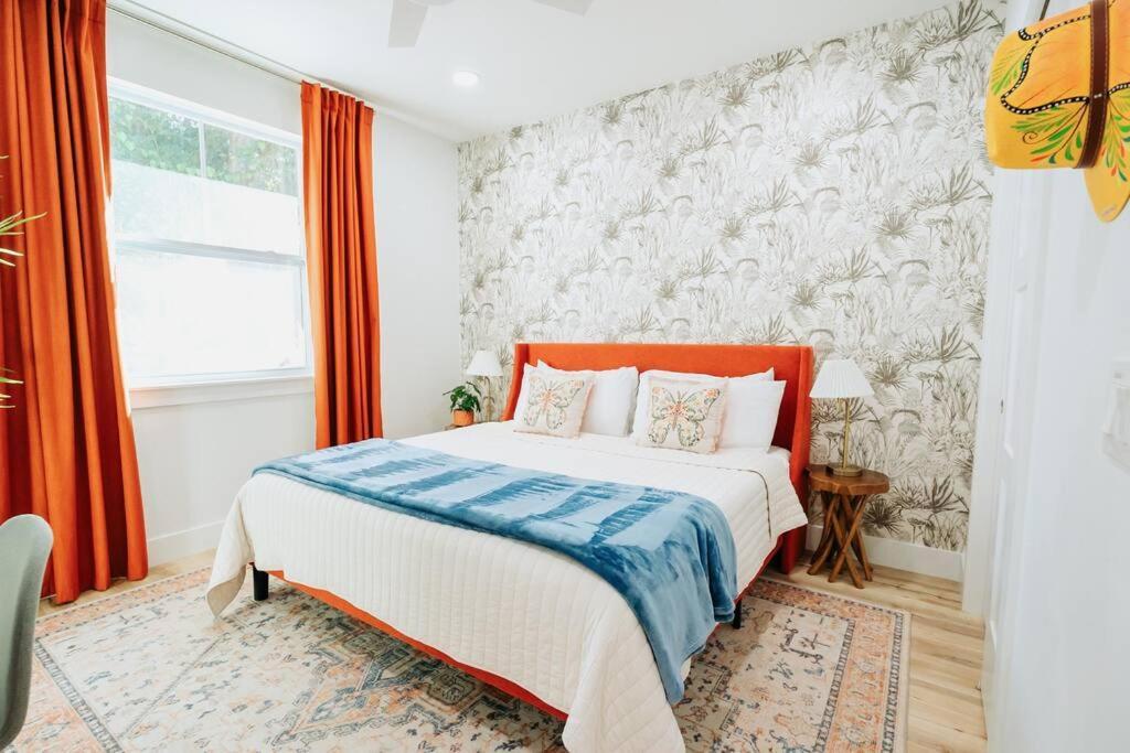 Holiday home New Enchanting Retreat By Marina, 1mi To Downtown And A Short Drive To *