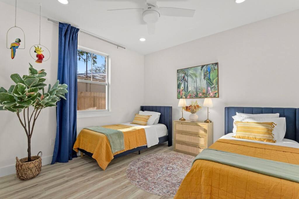 Holiday home New Enchanting Retreat By Marina, 1mi To Downtown And A Short Drive To *