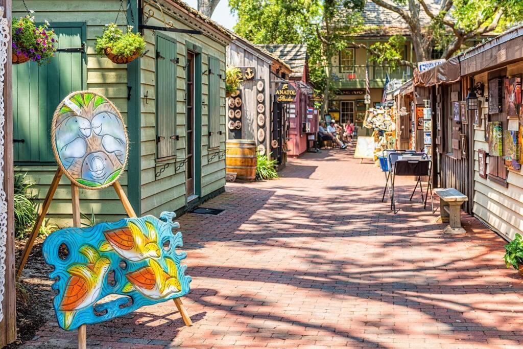 Holiday home New Enchanting Retreat By Marina, 1mi To Downtown And A Short Drive To *