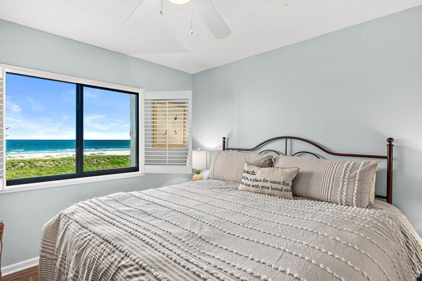 Ocean Front Charmer Steps To Holiday home