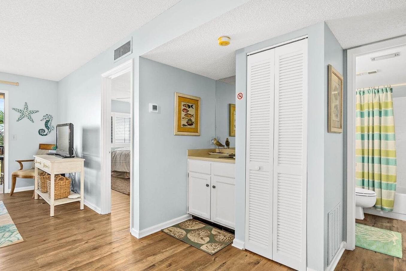 Ocean Front Charmer Steps To Holiday home *