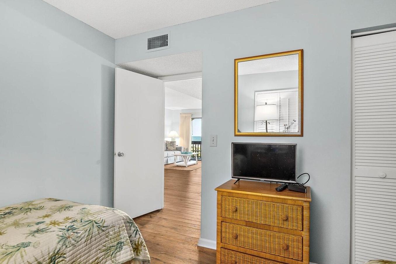 Ocean Front Charmer Steps To Holiday home *