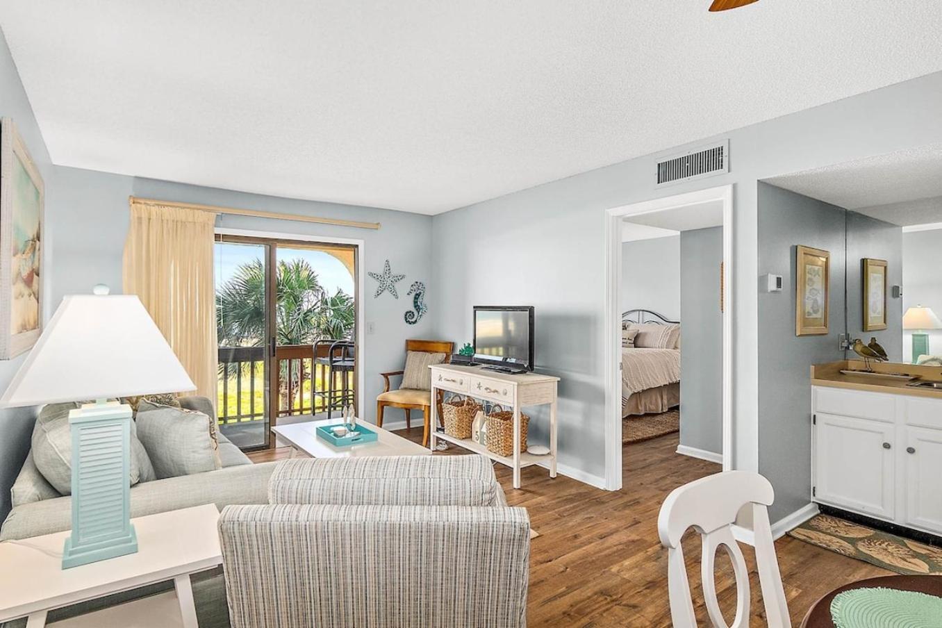 Holiday home Ocean Front Charmer Steps To