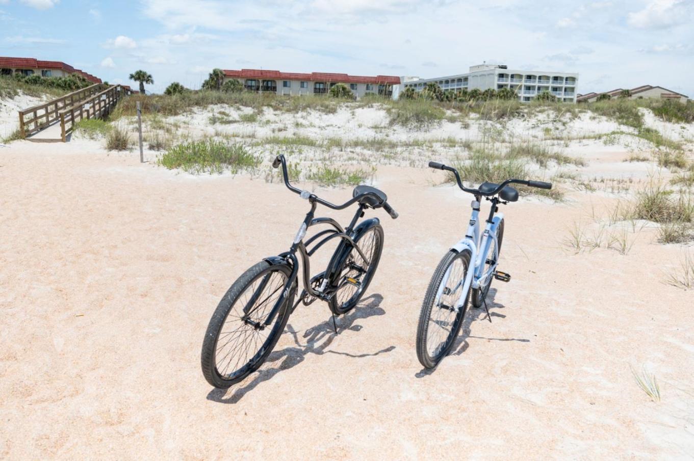 100 Feet To The Beachbikeswafflespools