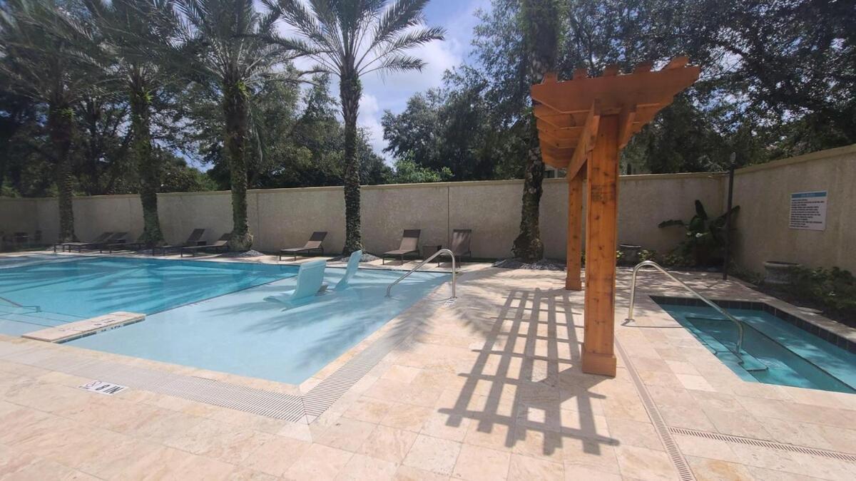 Luxurious-amazing Pool View From Balcony 5216lp Holiday home