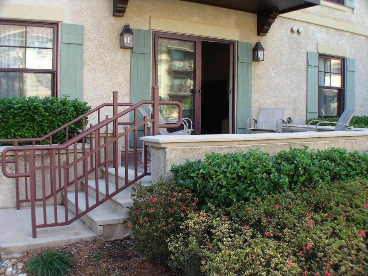 Poolside W Patio Near Hot Tub 5112p1 *
