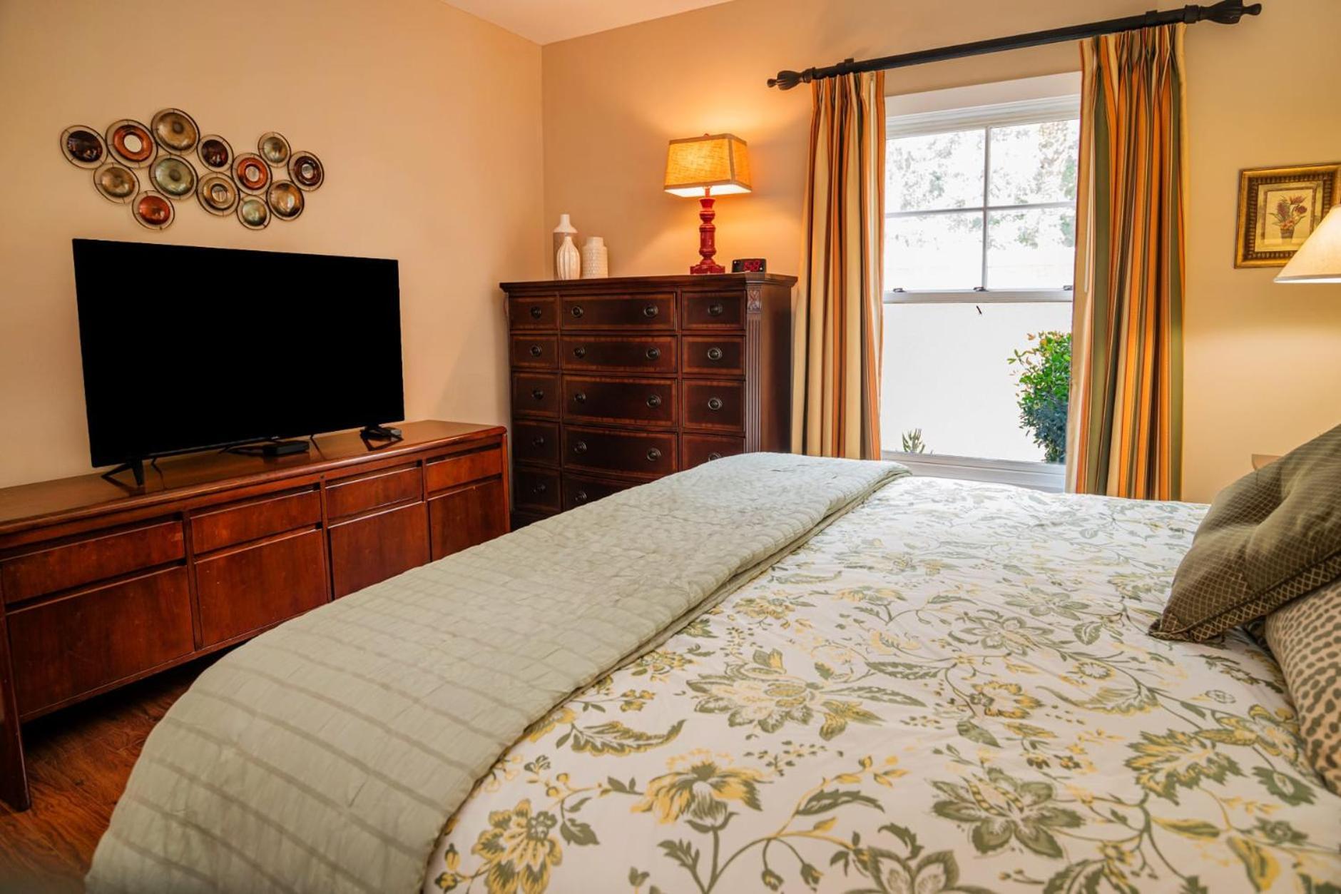 2 Bedroom Secluded Patio With Courtyard 5107p2 St. Augustine