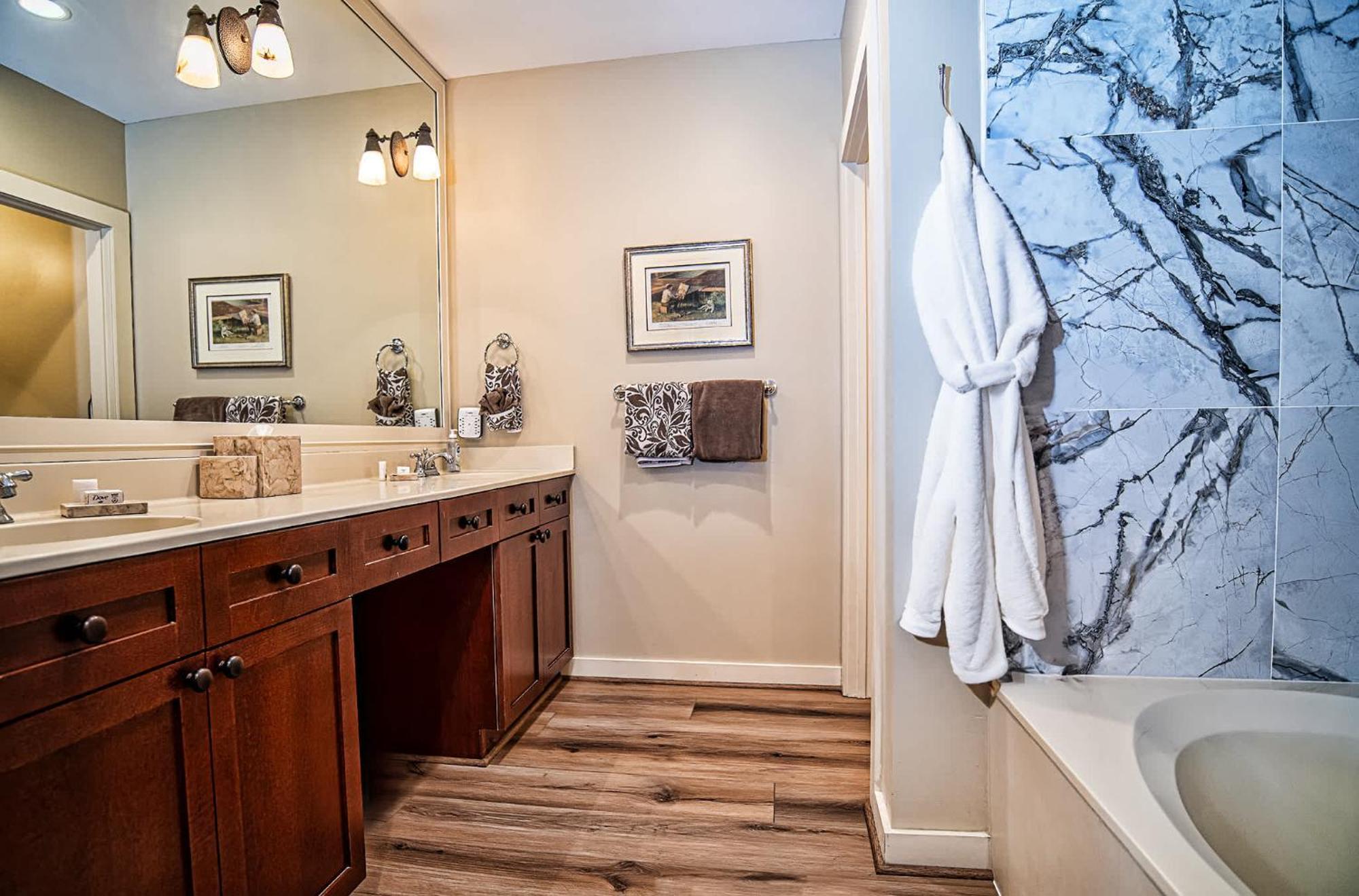 4310-1p Charmingly Chic For Entertaining Holiday home *