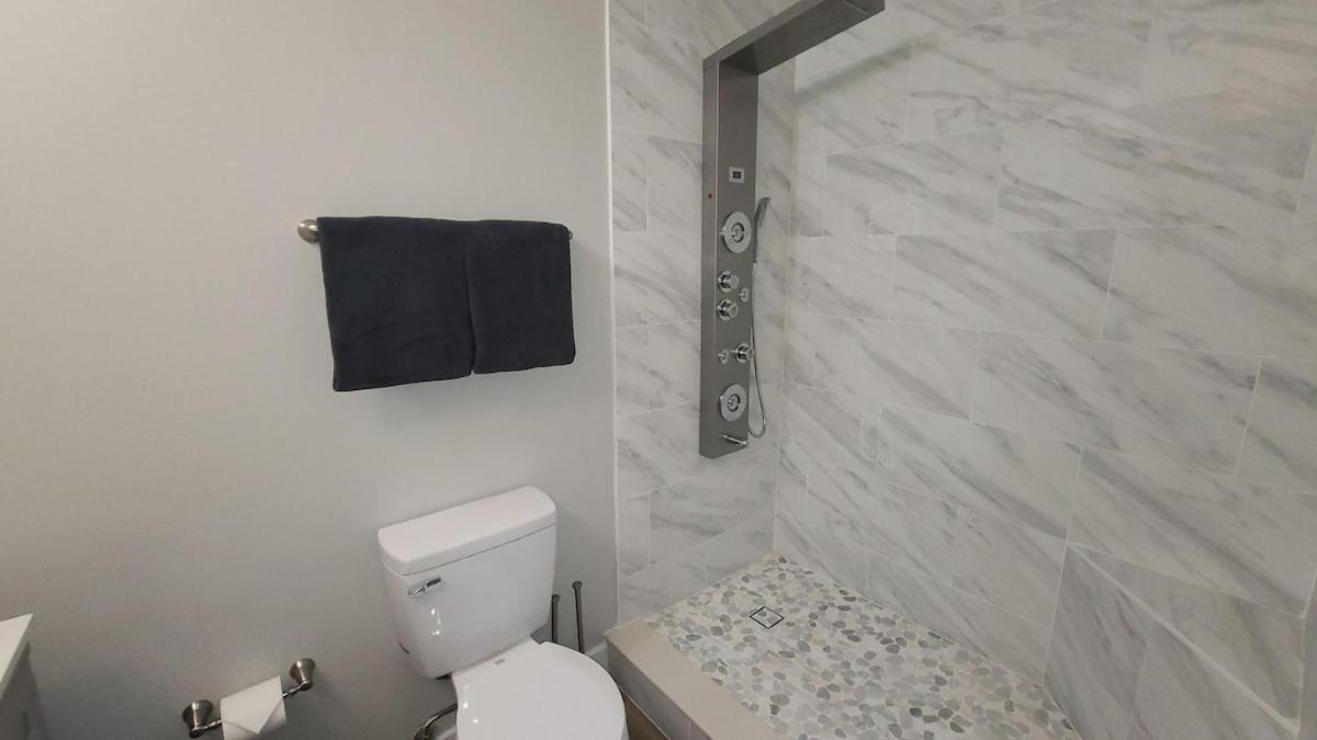 Holiday home Renovated Beauty With Walk-in Showers 6209p2 *
