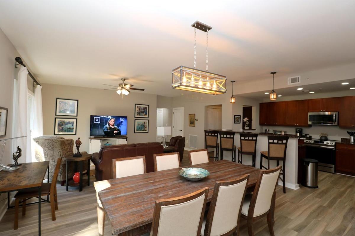 Renovated Beauty With Walk-in Showers 6209p2 *