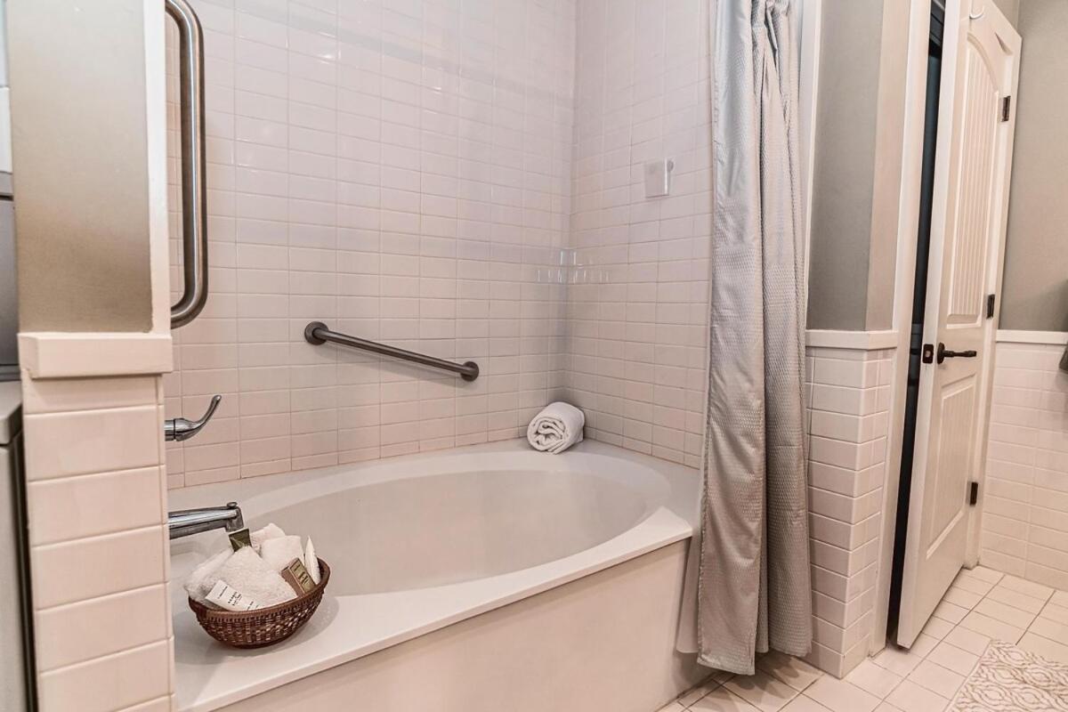 1 Bedroom Floor - Private Balcony & Views 5304 St. Augustine