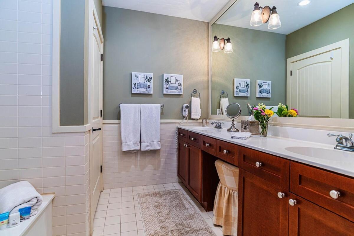 1 Bedroom Floor - Private Balcony & Views 5304