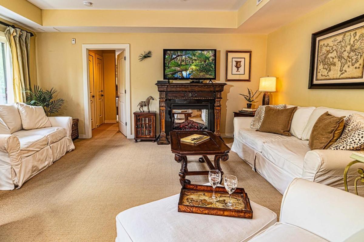 Private Views Of Lagoon Pool & Preserve *