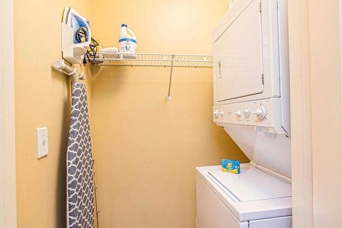 2br - Luxury Vinyl Floors - Pool - Hot Tub - 4304 Holiday home