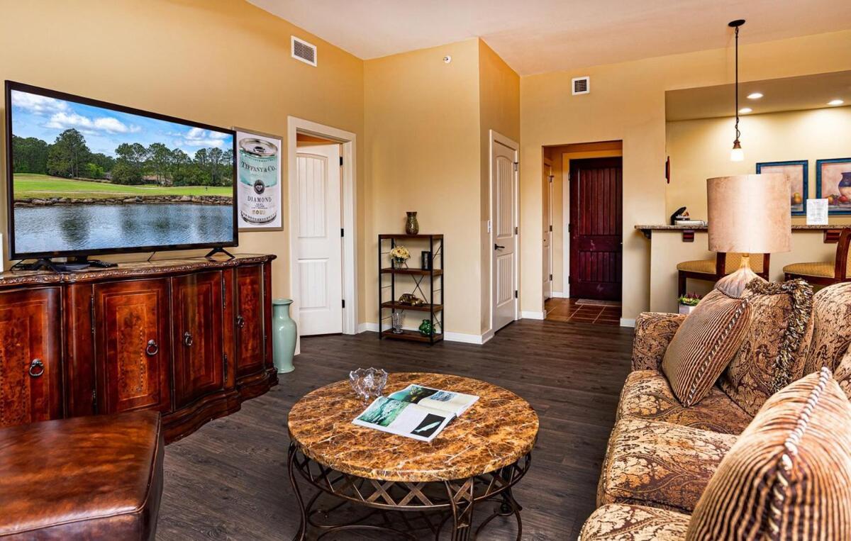 Holiday home 2br - Luxury Vinyl Floors - Pool - Hot Tub - 4304 *