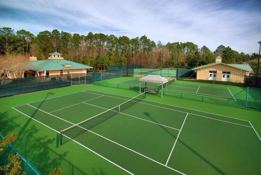 Romantic Getaway - Hot Tub - Pool - Fitness *