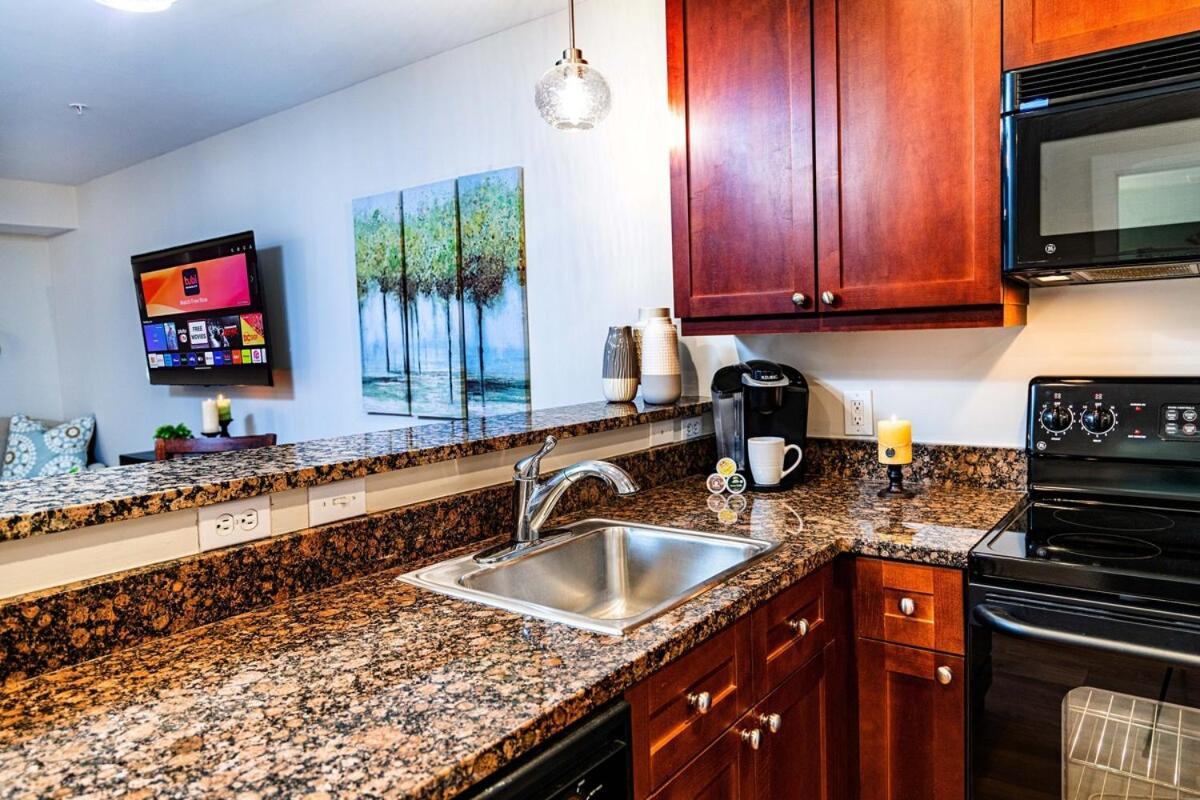 Romantic Getaway - Hot Tub - Pool - Fitness * St. Augustine