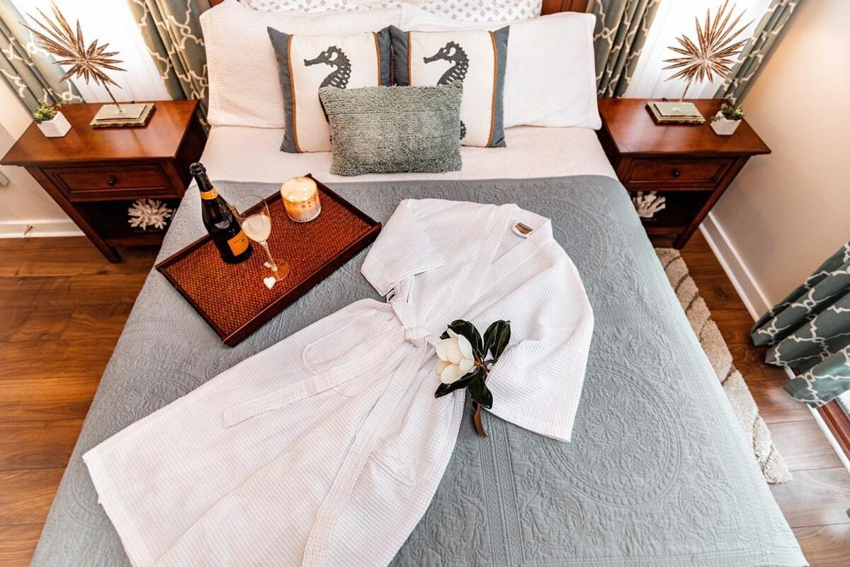 Romantic Getaway - Hot Tub - Pool - Fitness Holiday home *