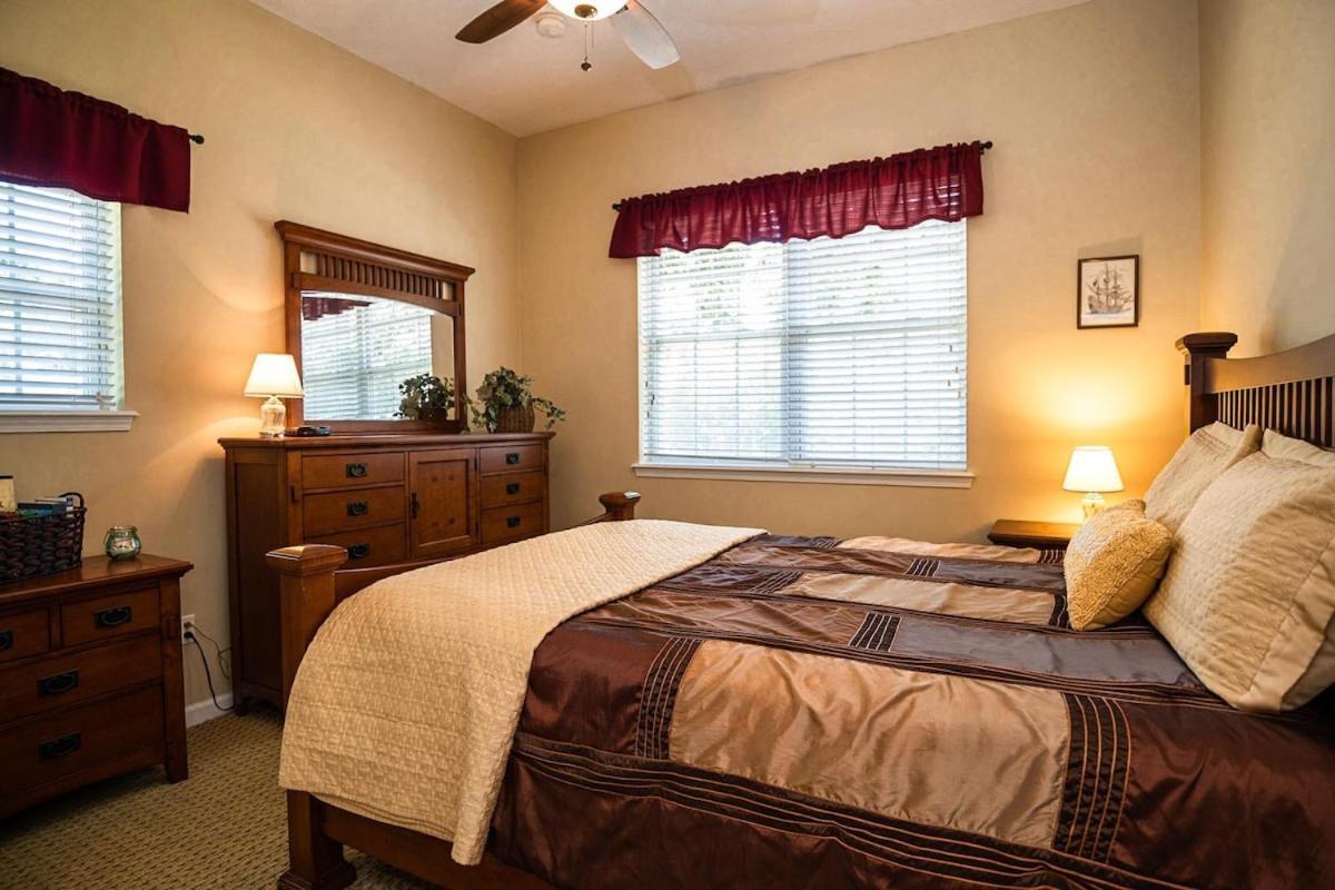 Holiday home 4-bdrm Pool House Paradise 1 Block To With Salt Water Pool And Hot Tub St. Augustine