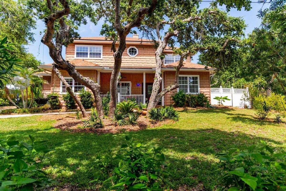 4-bdrm Pool House Paradise 1 Block To With Salt Water Pool And Hot Tub *